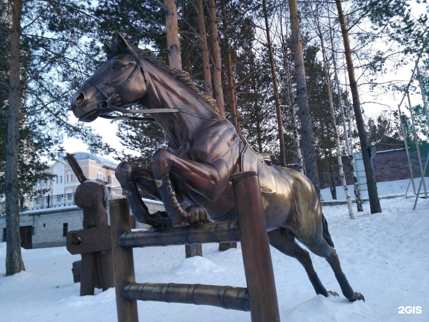 Конь Златоуст парк Бажова