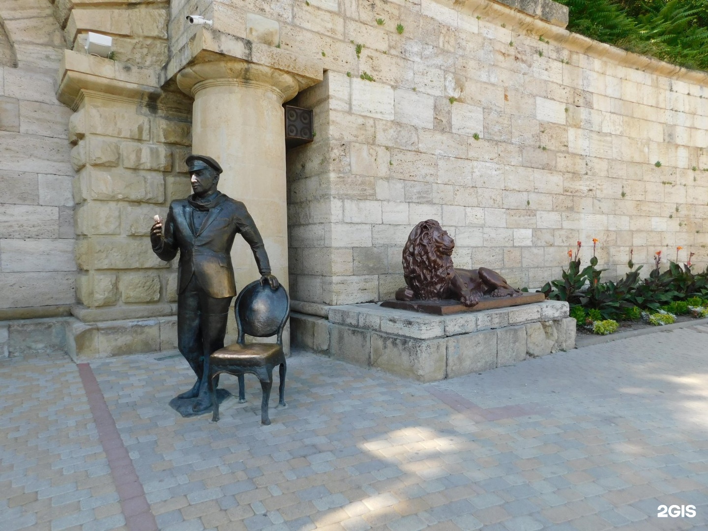 Памятник остапу бендеру в пятигорске фото