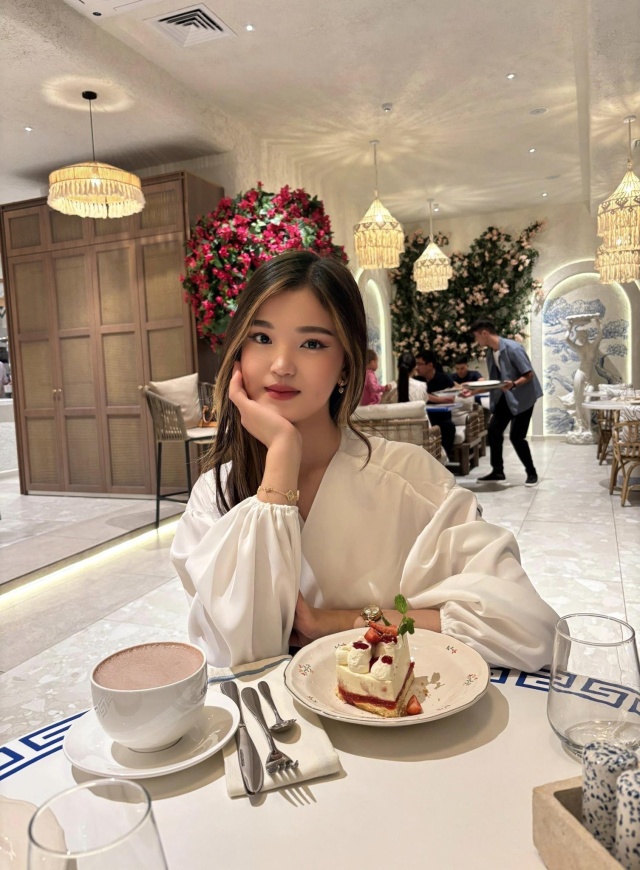 Студенттік порнографиялық фотосуреттер