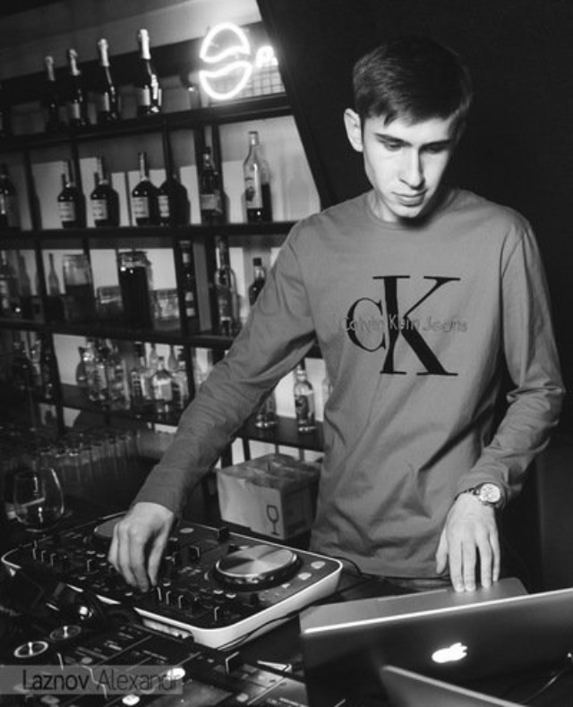 Dj met. Олегов Максим Дмитриевич. Басов Максим Дмитриевич. DJ Мэт. Ермолаев Максим Дмитриевич Минск.