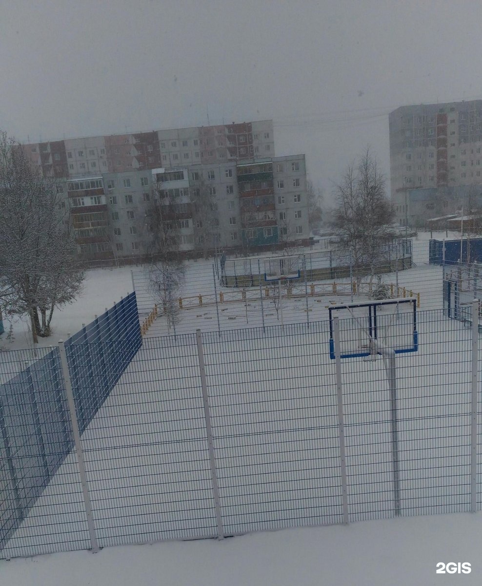 Спортивные сооружения нижневартовск. Каток нижневартовск открытый. Спортивные сооружения нижневартовск. Нижневартовск триумф спорткомплекс. Городской стадион нижневартовск.