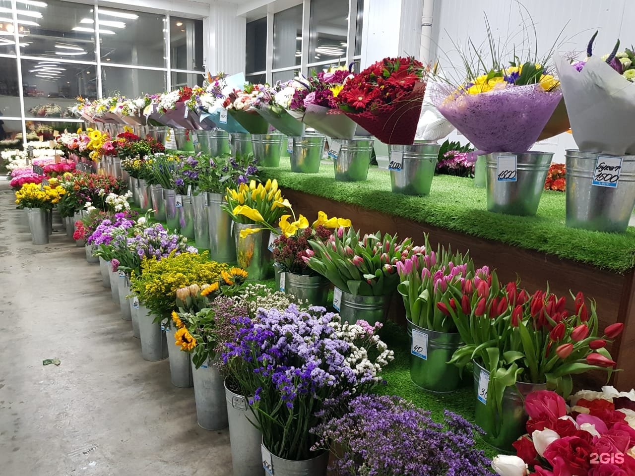 Доставка цветов недорого цветочная база. Восстания 160 цветы. Цветочная база на Висиме Пермь. База цветов. Цветочная компания.