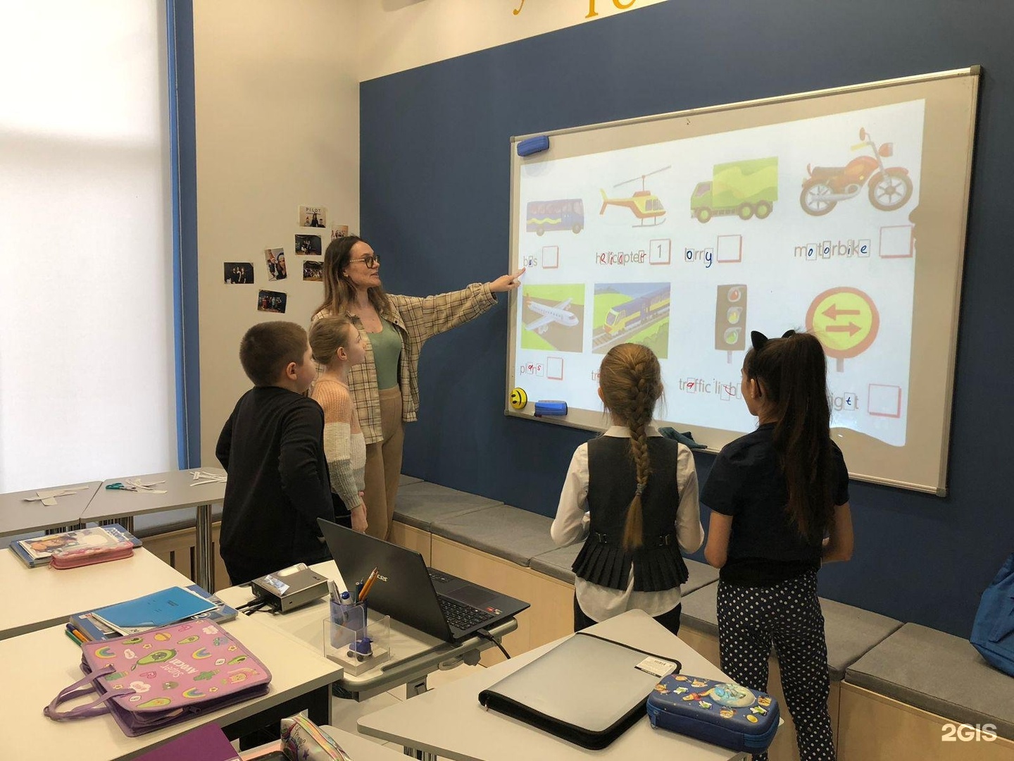 Pilot language school, курсы иностранных языков, просп. Космонавтов, 32В/21В, ми