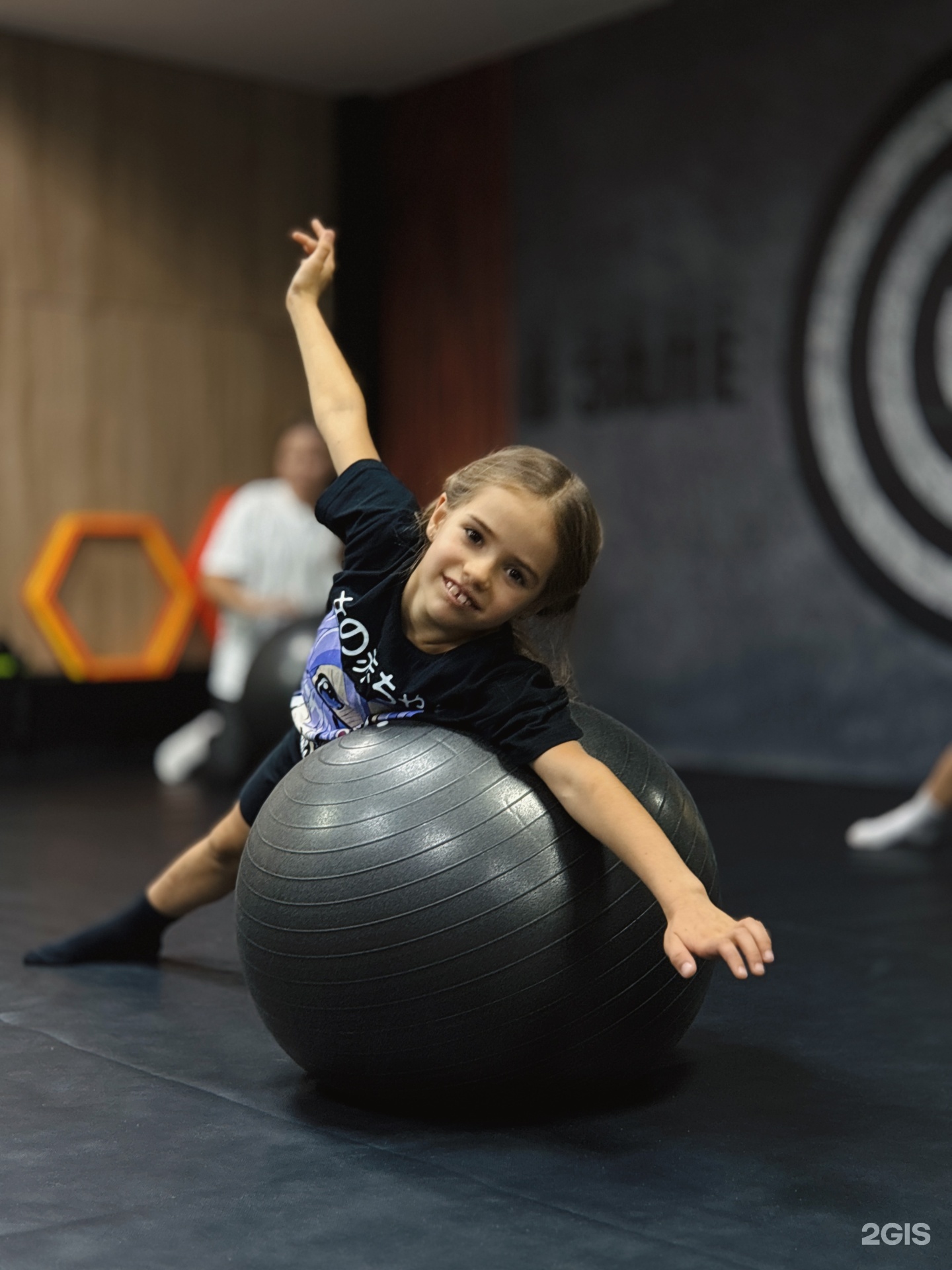 Kiyim va kiyimsiz qizlar porno video