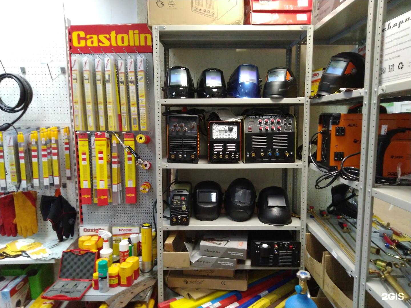 оборудование для сварки. витрина сварочного оборудования. магазины сварочного оборудования в чите. магазин по сварочному оборудованию. газин магазин.