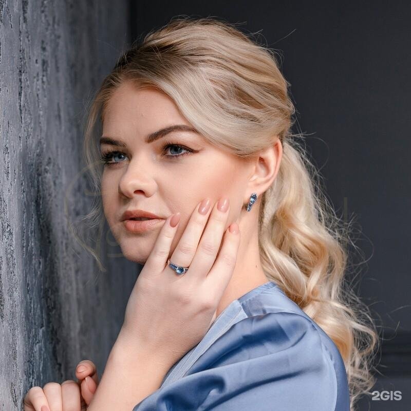 Jewelle