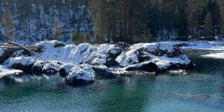 Манжерок: Коттедж Деревенька на роднике