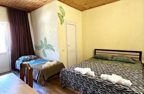 Сочи: Гостевой дом Тропики