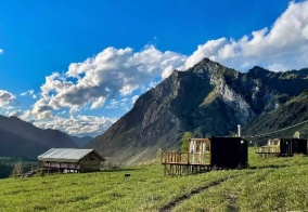 Глэмпинг Точка в горах Алтая в Республике Алтай