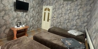 Благодарный: Отель Кристалл