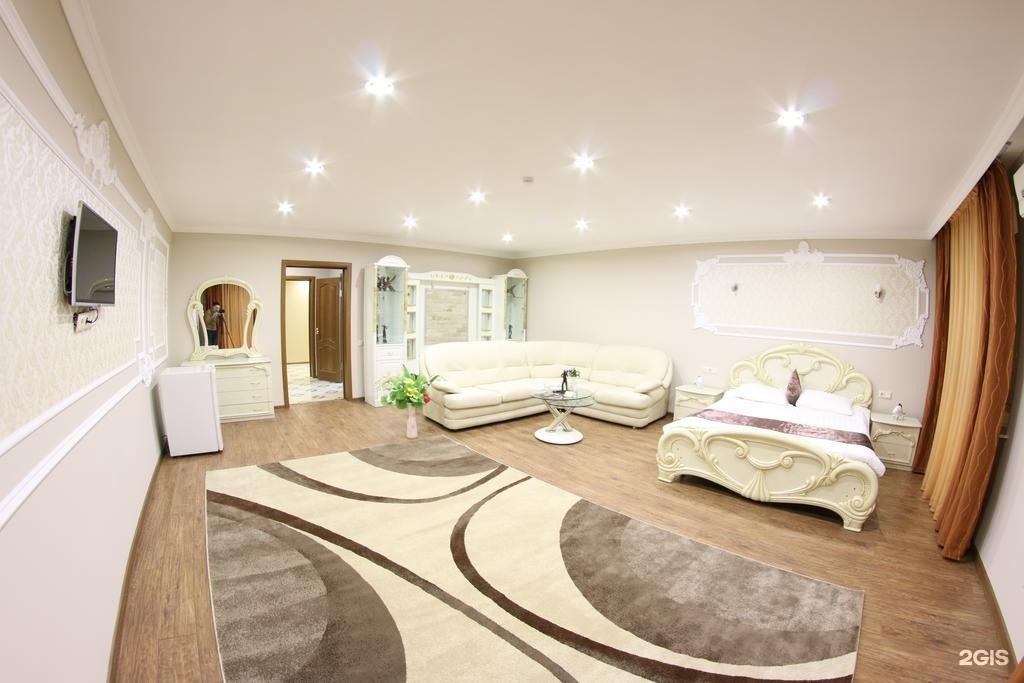 Sky Luxe Hotel
