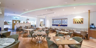 Dubai: Отель Premier Inn Dubai International Airport
