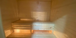 Аннолово: Коттедж Дом у пруда