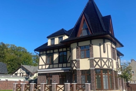 Зеленоградск: Коттедж Монополь