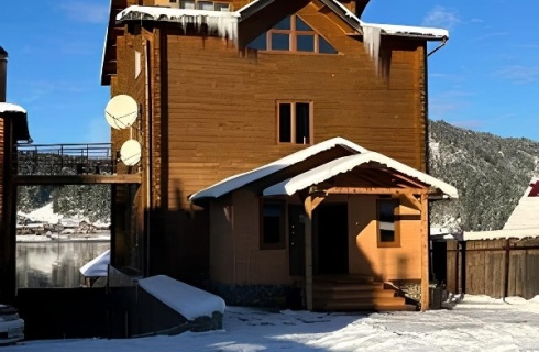 с. Иогач: Коттедж Дом на Телецком