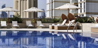Dubai: Отель Movenpick Hotel Apartments Downtown Dubai