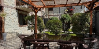 Сухум: Коттедж Абхазское поместье